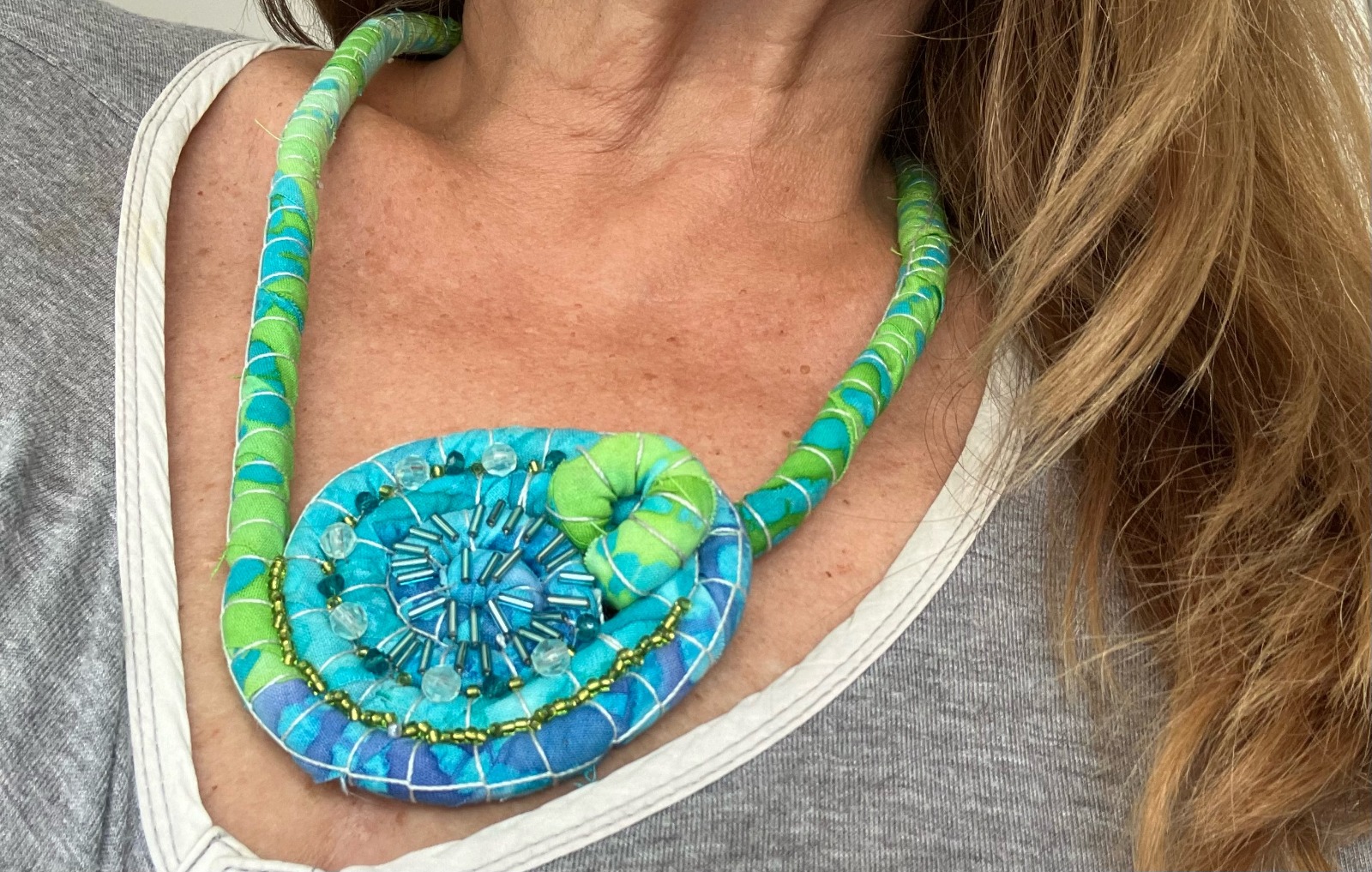 03/05 – Jóias Têxteis (Vicky D’Alto)