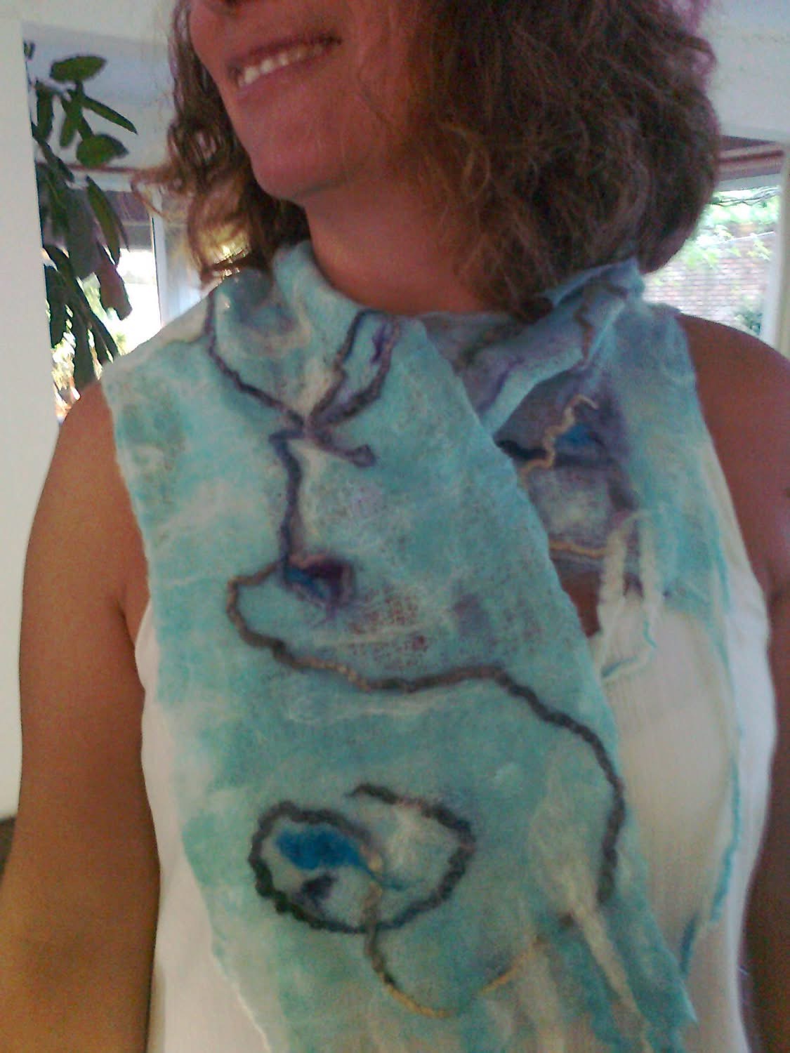 25/04 – LENÇO / ECHARPE EM FELTRO NUNO (VIRGÍNIA D’ALTO OBERTI) - Imagem 3