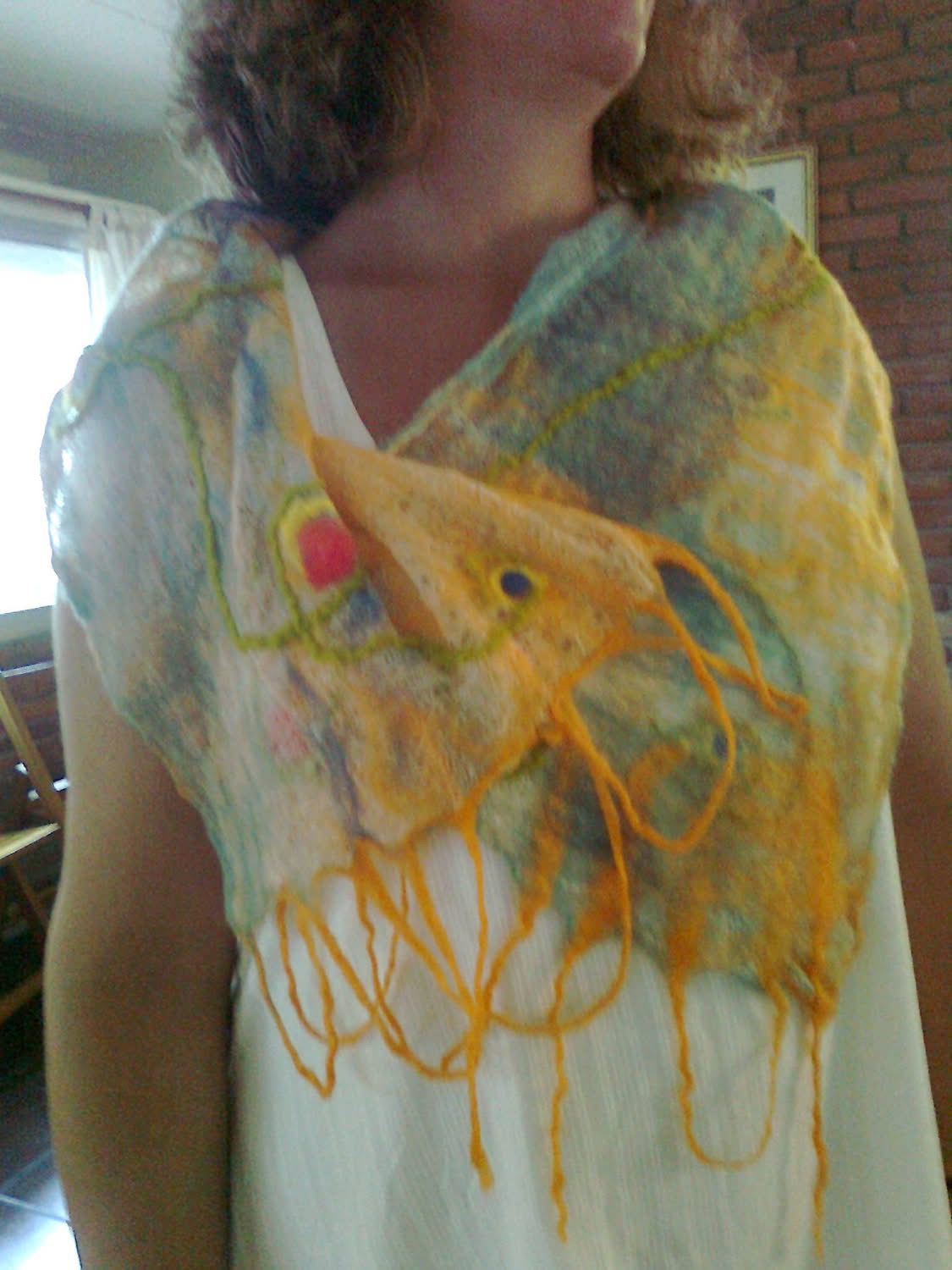 25/04 – LENÇO / ECHARPE EM FELTRO NUNO (VIRGÍNIA D’ALTO OBERTI) - Imagem 2