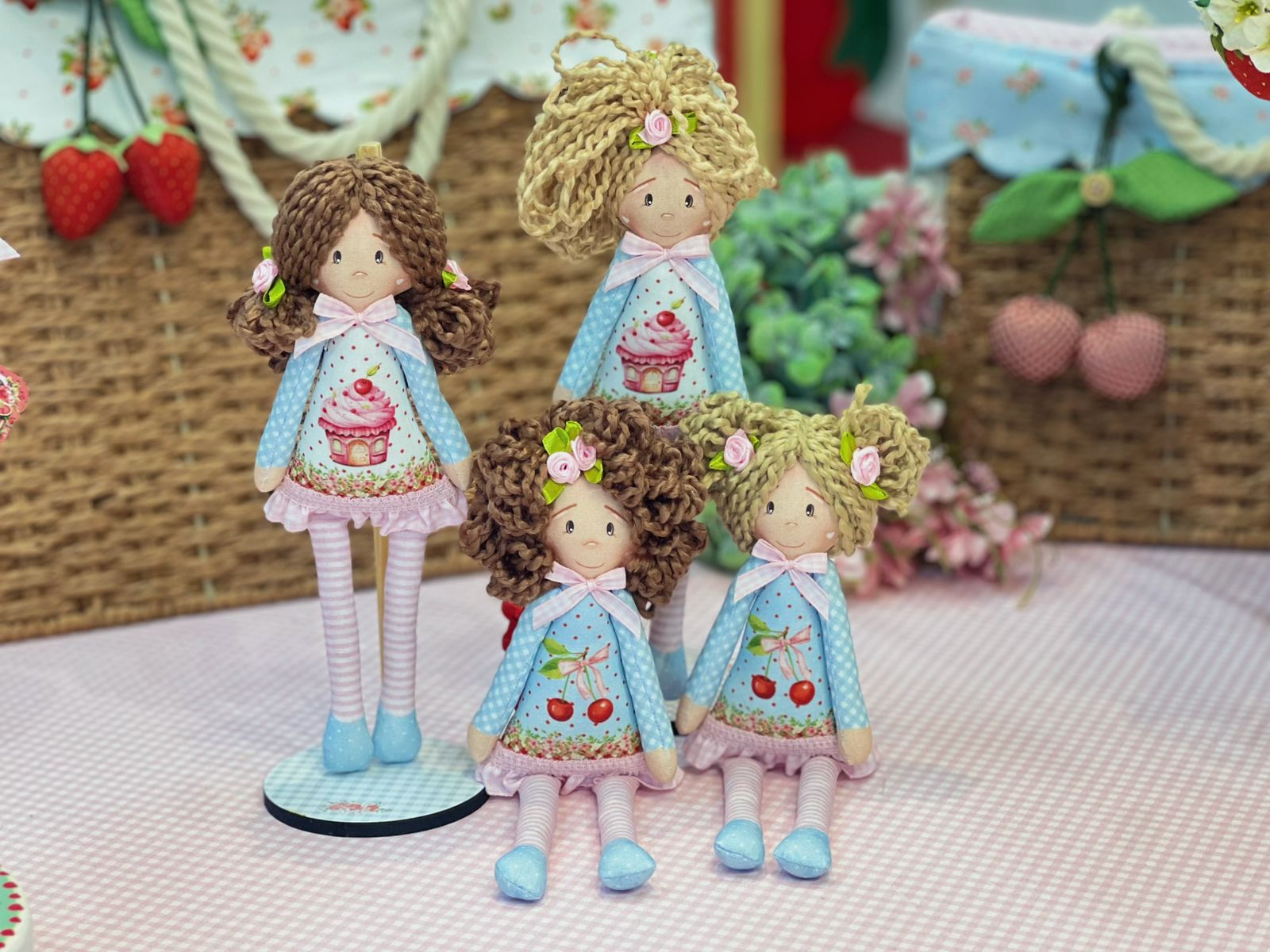 25/04 - WORKSHOP DE CABELOS DE BONECA (ATELIER CORAÇÃO DE PANO) - TURMA TARDE - Imagem 2